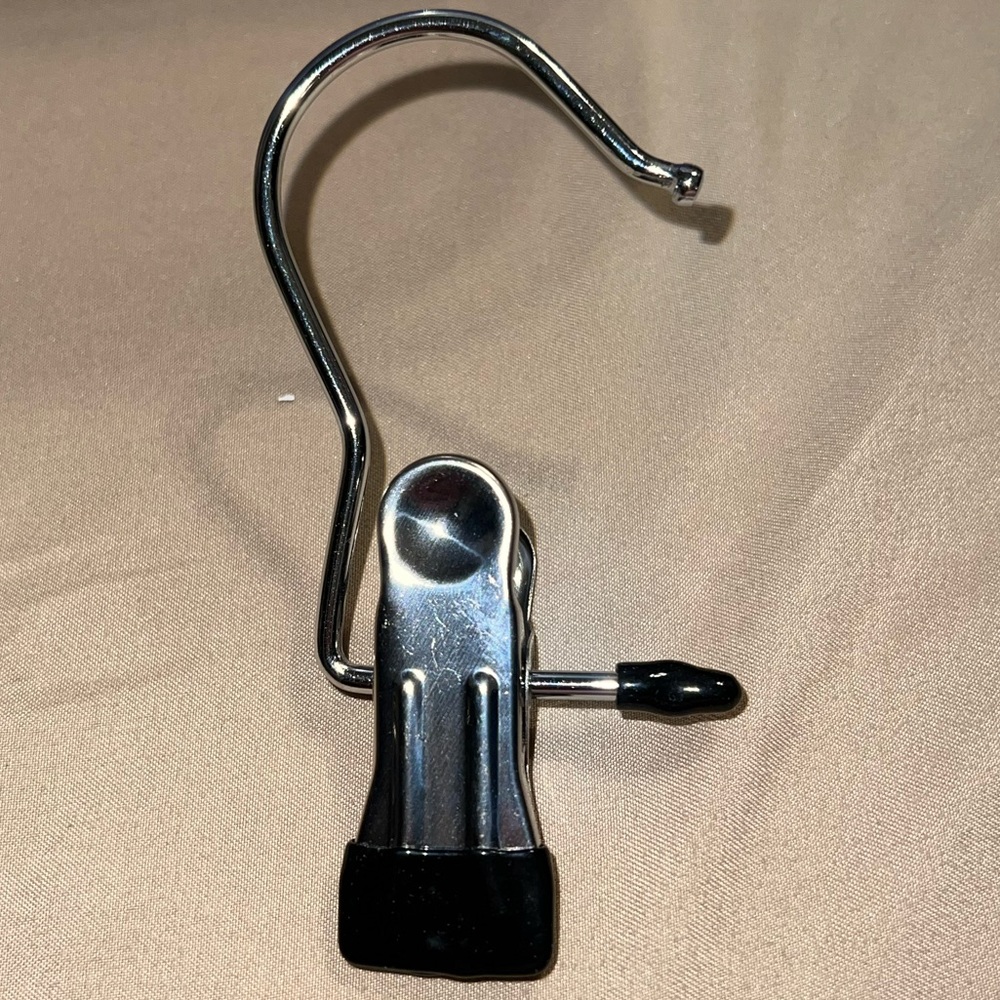 Silver and Black Metal Clip Hanger package of 30
